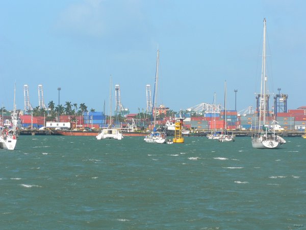 28- Le mouillage de Colon 'the flats' 